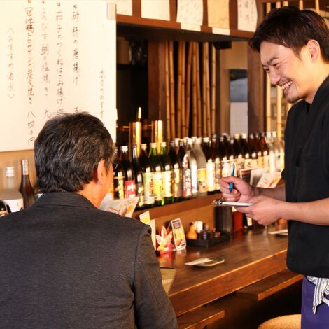 別府にある居酒屋はカウンター席を設けておりますので一人飲みに最適です